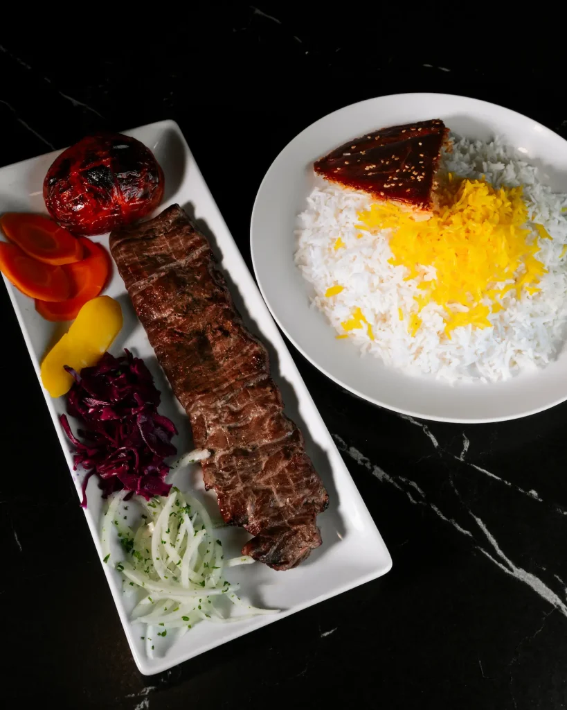 Mirza Ghasemi aux aubergines fumées